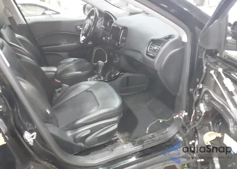 2019 Jeep Compass Altitude 4X4 z USA, uszkodzony, nr VIN 3C4NJDBB6KT768564